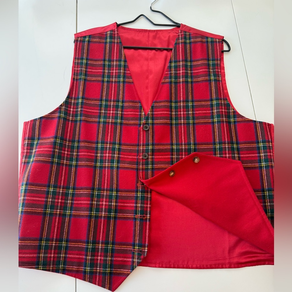EUC.  Orvis reversible wool vest, red and tartan.   Men’s XL.